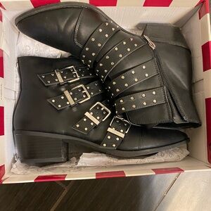 Circus by Sam Edelman, Black booties